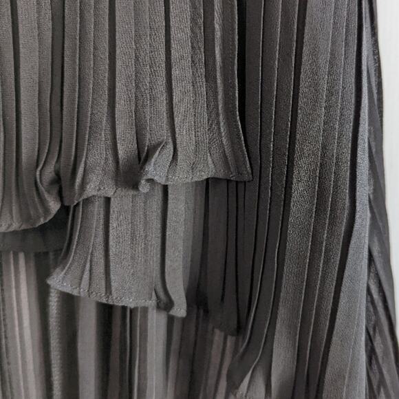 BCBG MaxAzria Pleated V Neck Flowy Asymmetrical Black Boho Blouse XXS - Picture 5 of 5